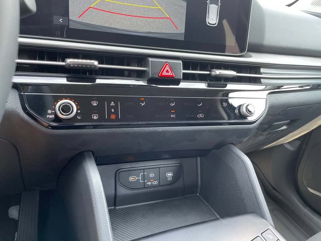 New 2026 Kia Sportage LX w/ LX Convenience Package FWD image 18