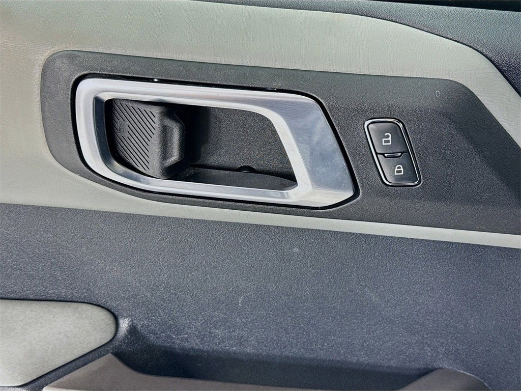 Used 2022 Ford Bronco Badlands image 11