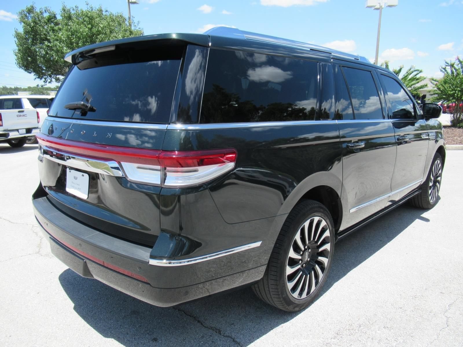 Used 2023 Lincoln Navigator L Black Label AWD/4WD image 8