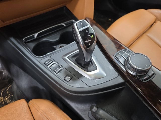 Used 2018 BMW 340i xDrive Sedan AWD/4WD image 25