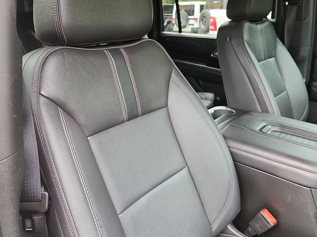 Used 2022 Chevrolet Suburban RST w/ Sport Performance Package AWD/4WD image 16