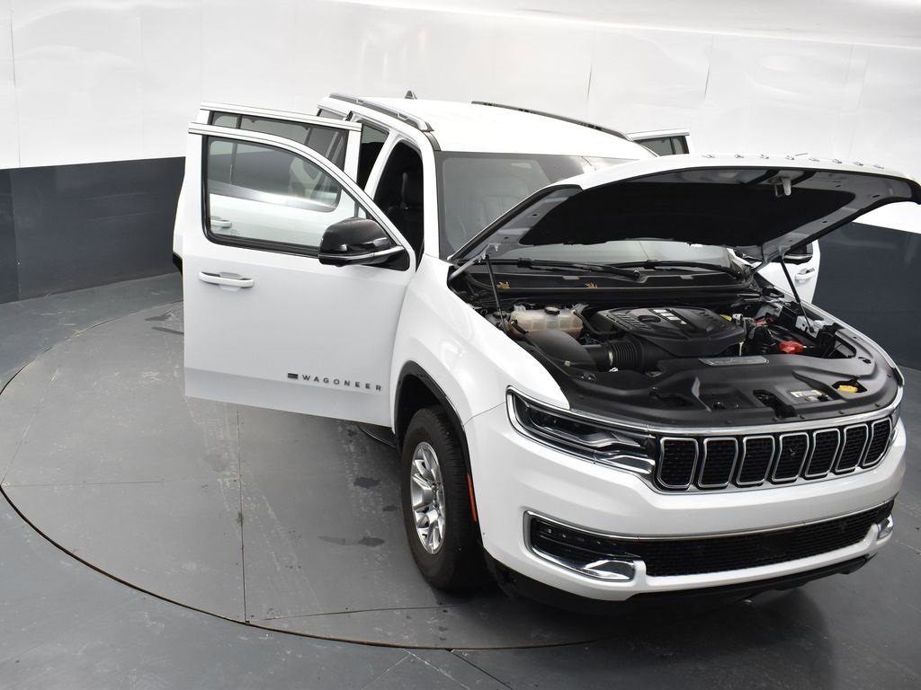Used 2024 Jeep Wagoneer 4WD w/ Convenience Group I image 21