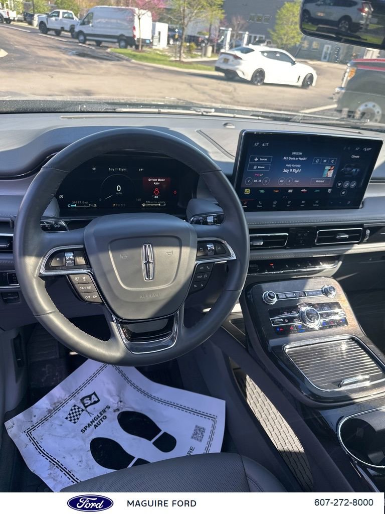 Used 2022 Lincoln Nautilus Reserve image 15