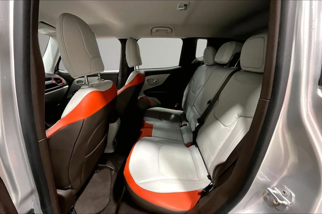 Used 2015 Jeep Renegade Limited AWD/4WD image 21