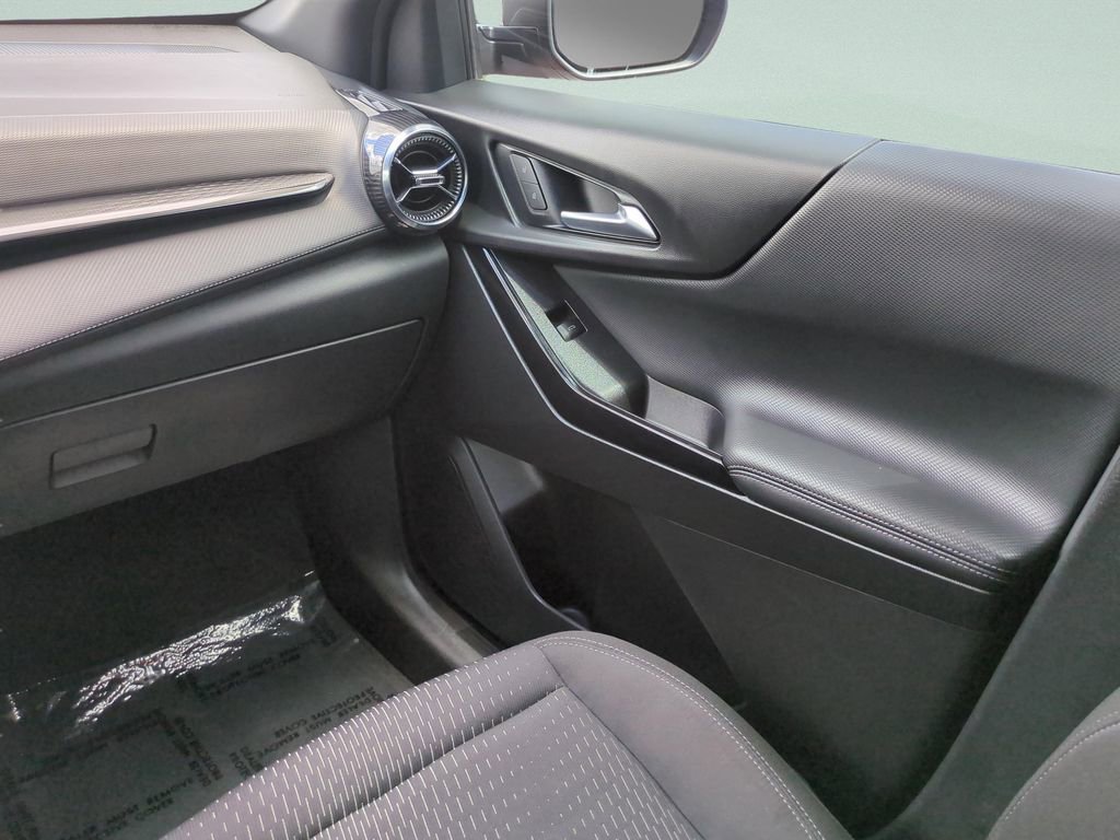 Used 2025 Chevrolet Equinox LT image 16