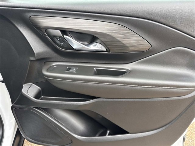 Used 2022 GMC Terrain SLE image 17