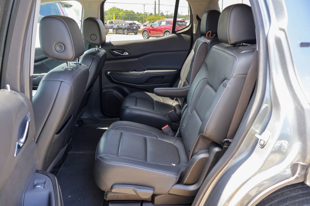 Used 2022 GMC Acadia SLT w/ Elevation Edition FWD image 9