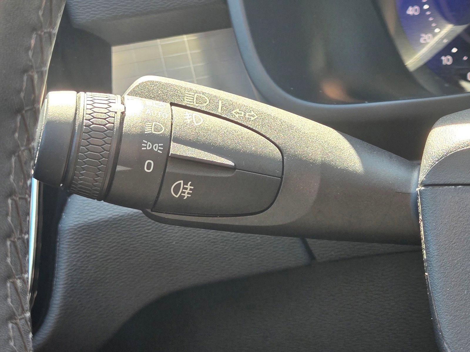 Used 2025 Volvo XC40 B5 Core AWD/4WD image 23