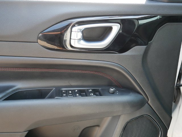Used 2024 Jeep Compass Trailhawk AWD/4WD image 17
