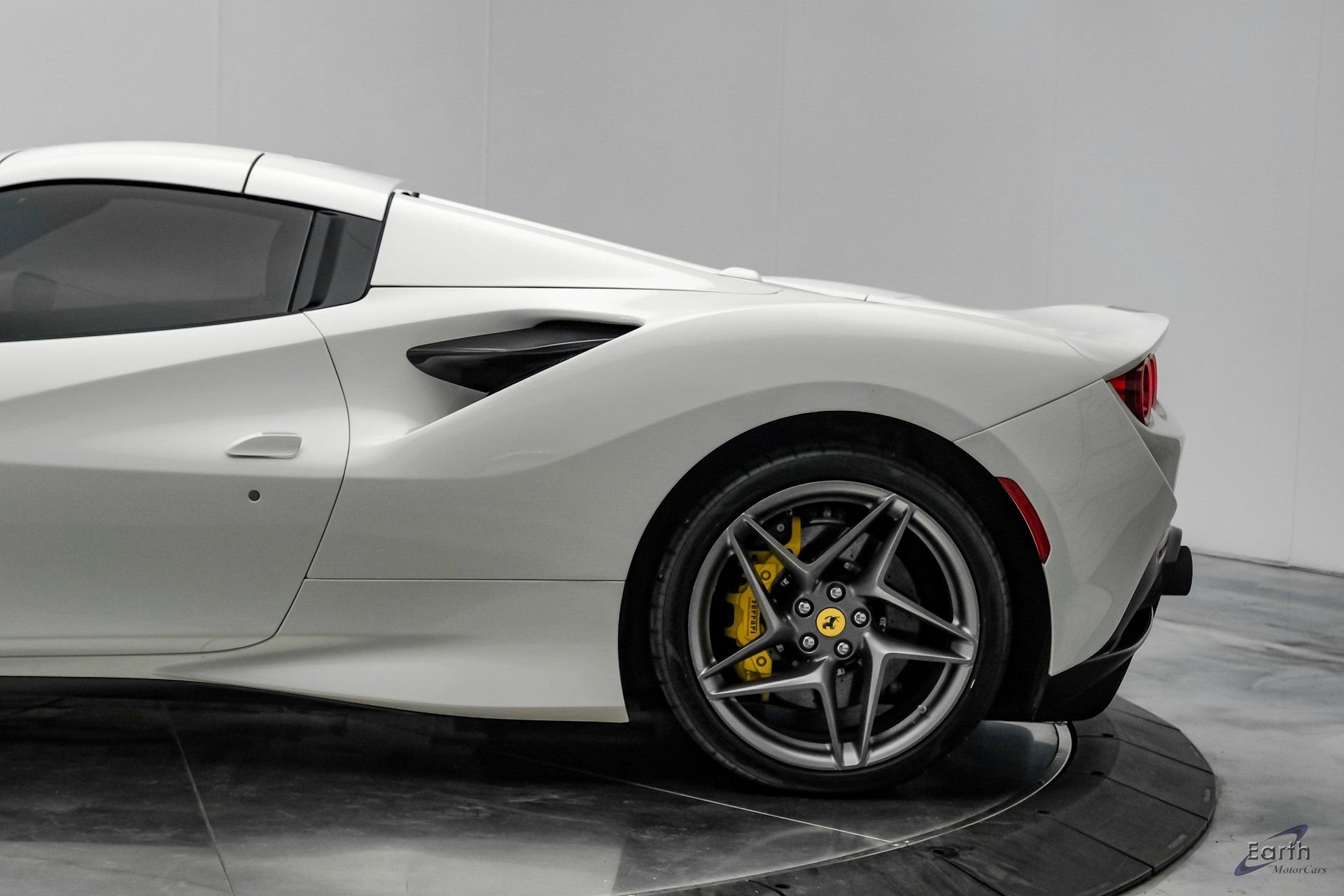 Used 2022 Ferrari F8 Tributo image 16