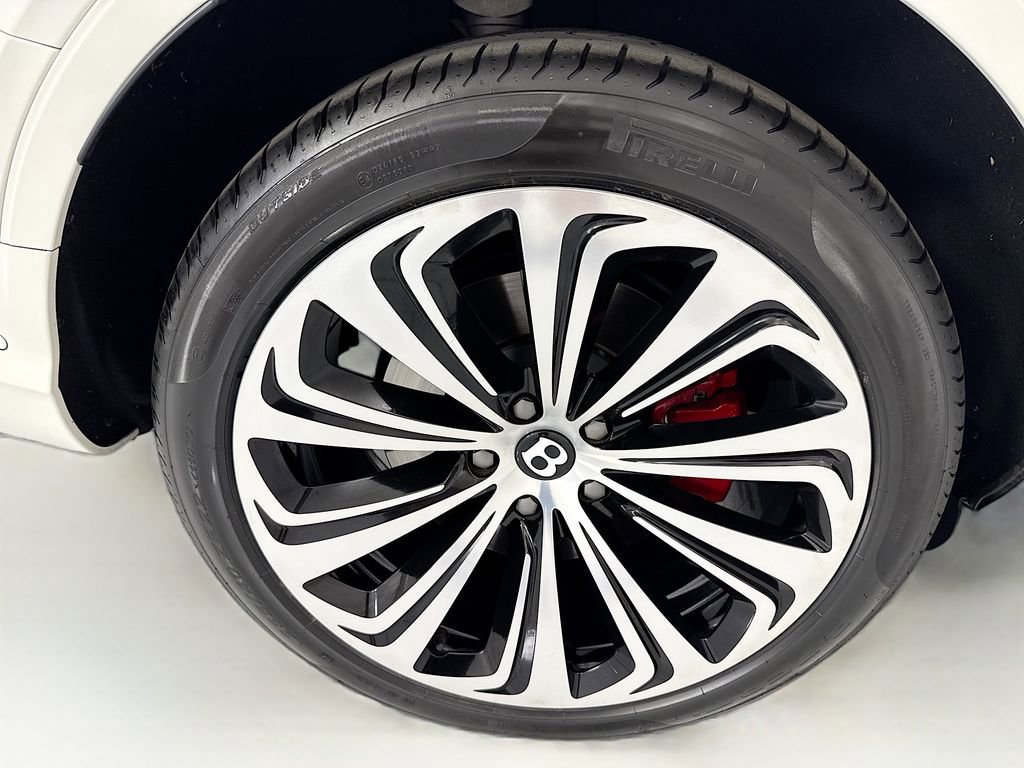 Used 2022 Bentley Bentayga image 32