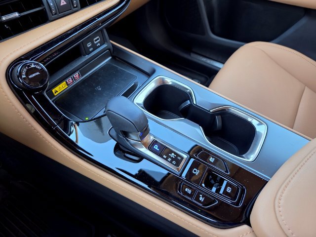 Used 2026 Lexus NX 350h AWD w/ Accessory Package (2T) image 23