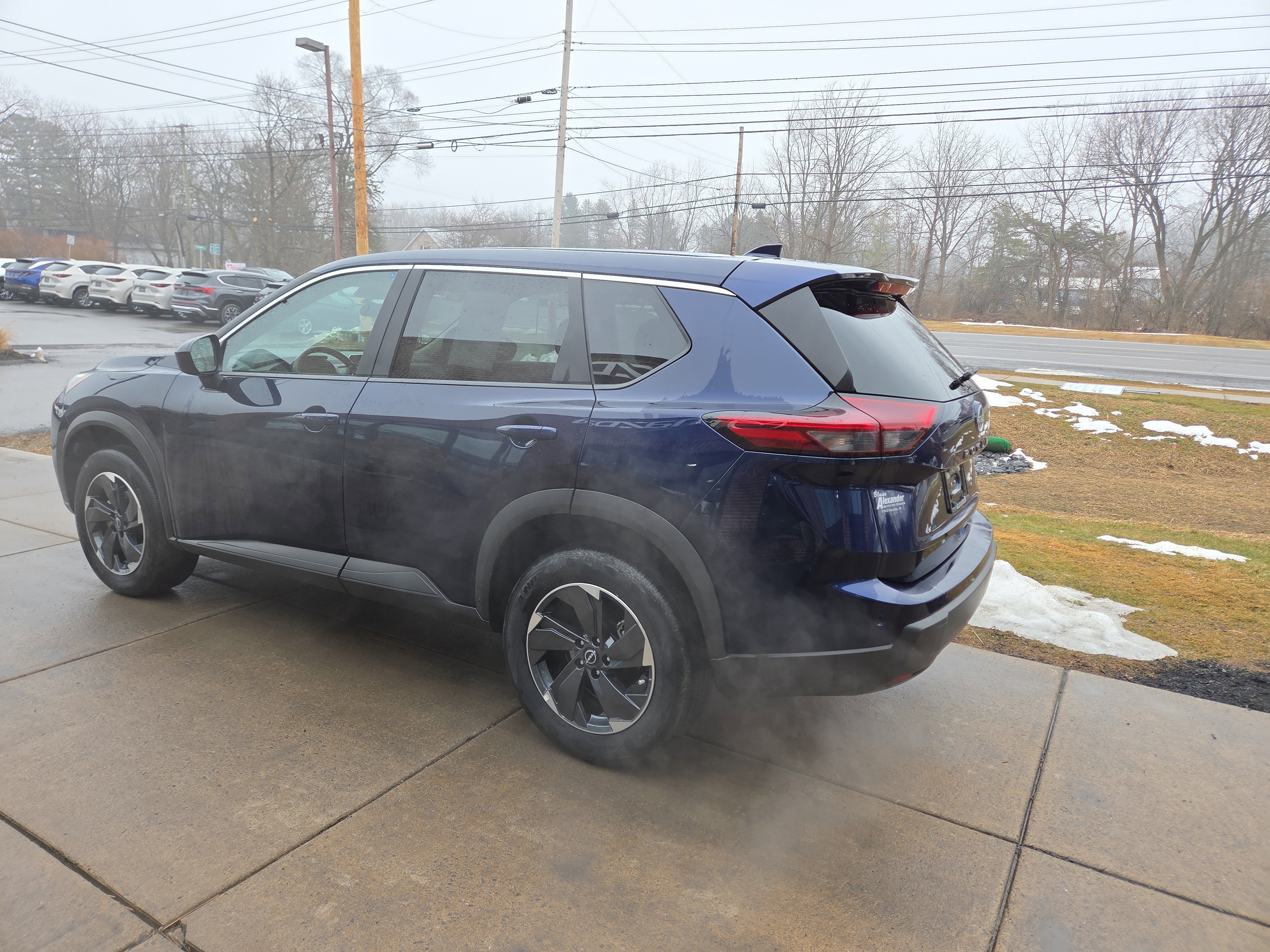 Used 2025 Nissan Rogue SV image 6