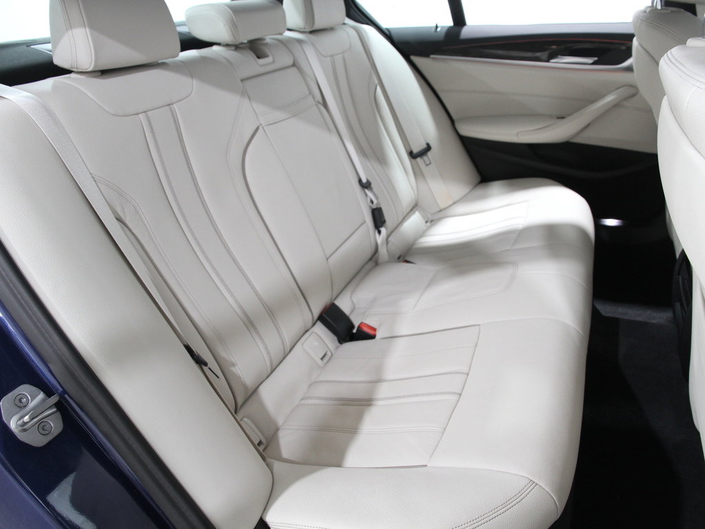 Certified 2022 BMW 530i xDrive w/ Convenience Package image 19