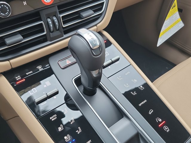 Used 2026 Porsche Macan AWD/4WD image 34