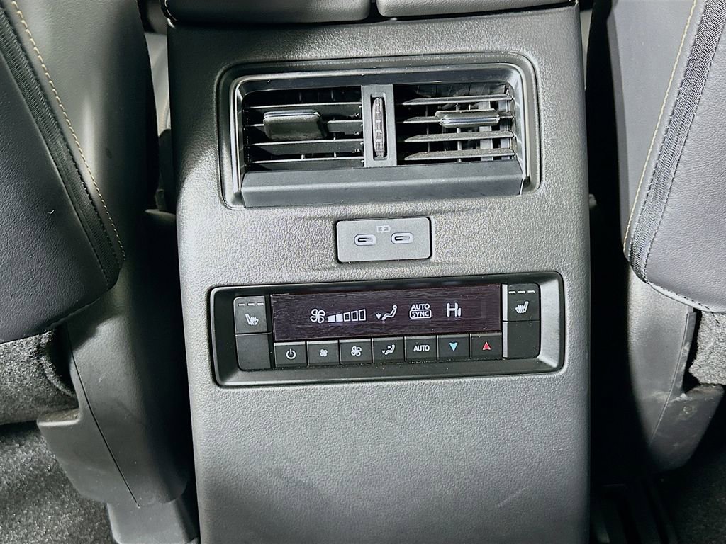 Certified 2025 MAZDA CX-70 3.3 Turbo S w/ Premium Package image 27