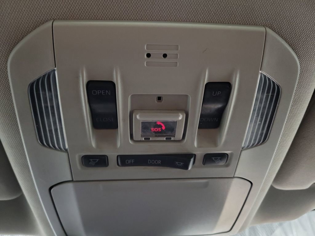 Used 2022 Toyota Highlander XLE image 21