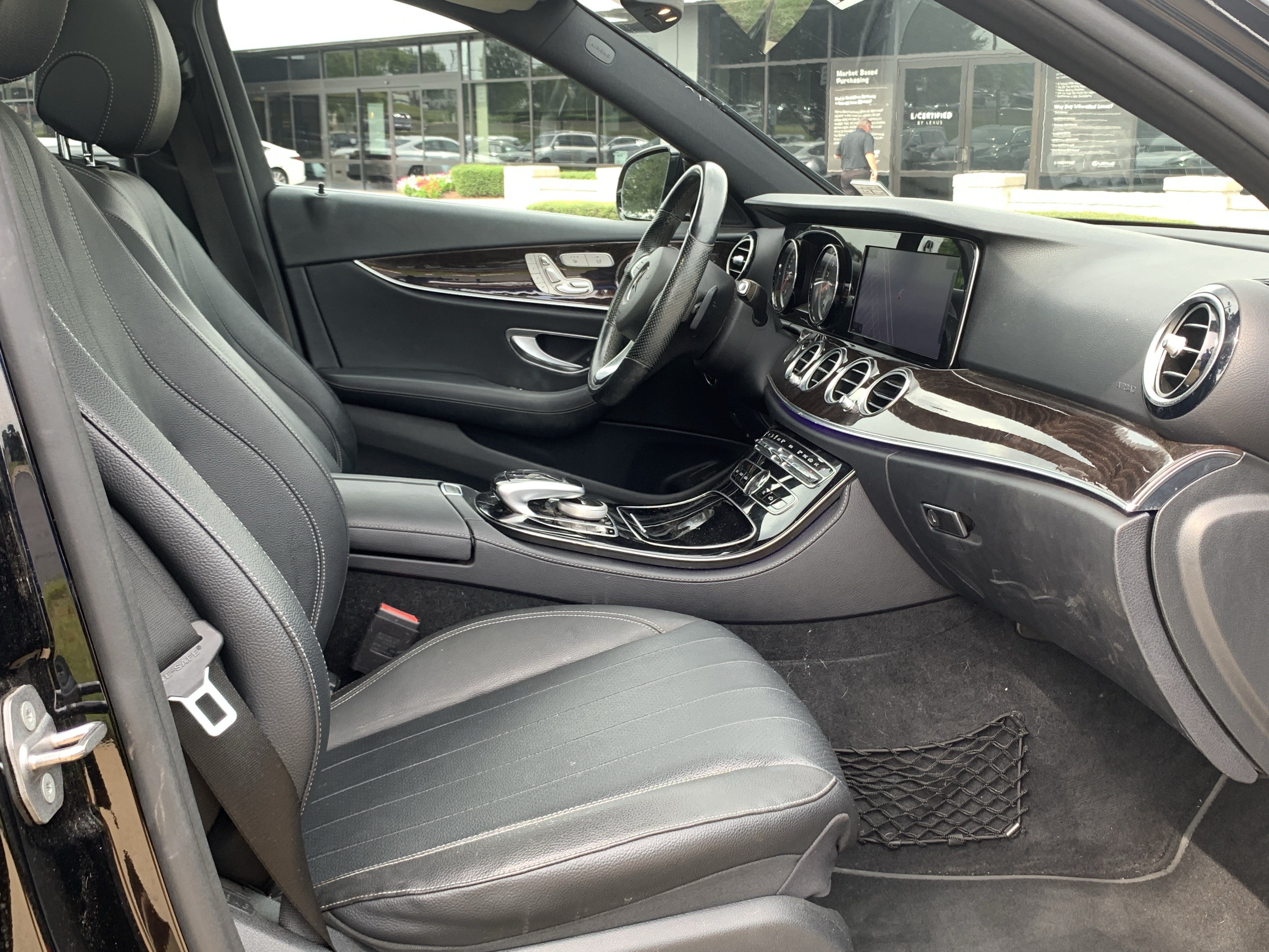 Used 2017 Mercedes-Benz E 300 image 7