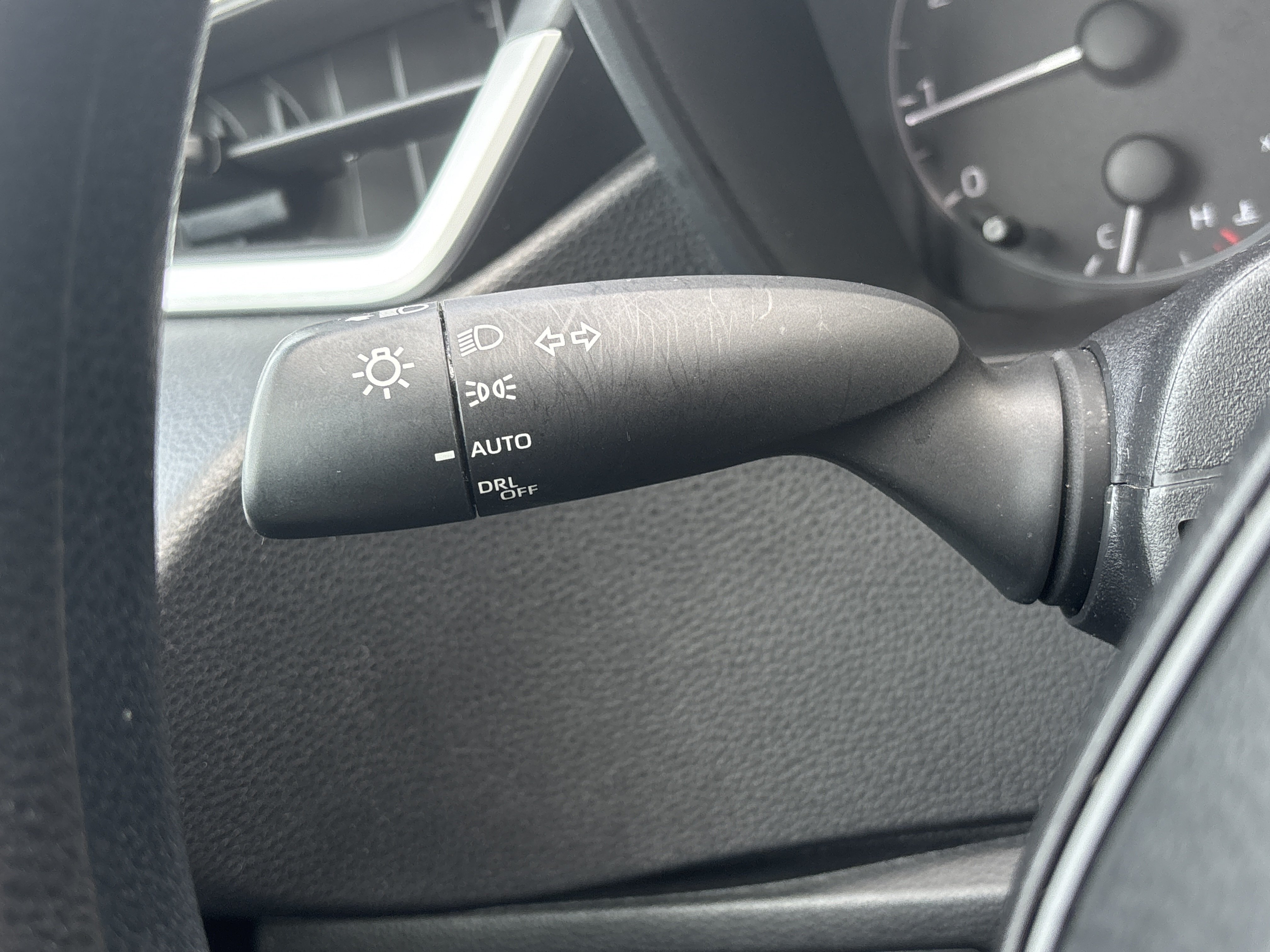 Used 2025 Toyota Corolla LE FWD image 31