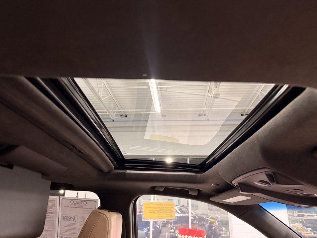 Used 2019 Cadillac Escalade Platinum image 34