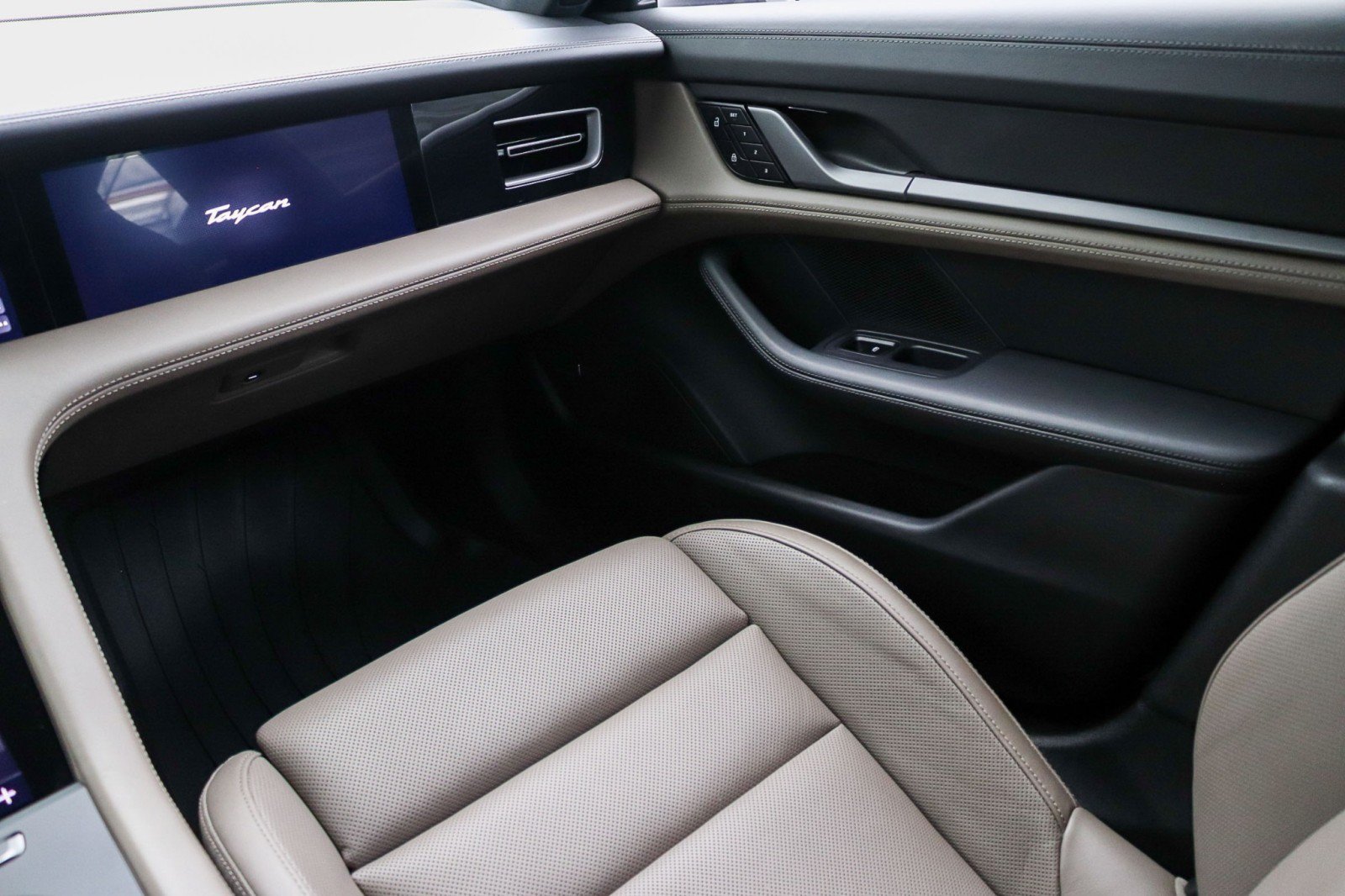 Used 2024 Porsche Taycan RWD image 19