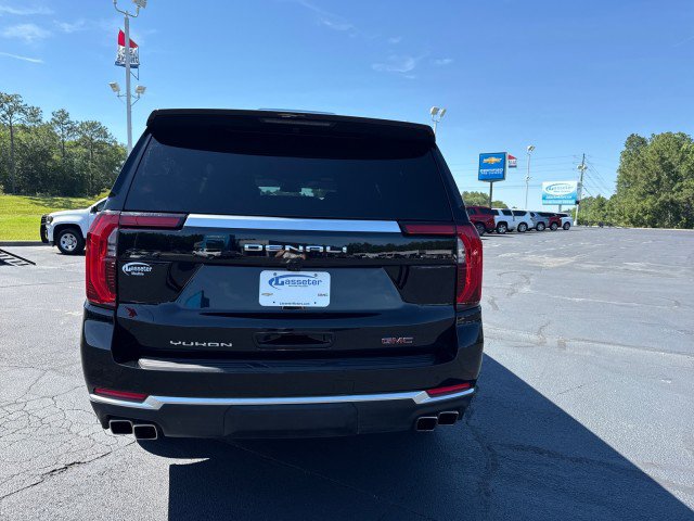 Used 2025 GMC Yukon XL Denali RWD image 4