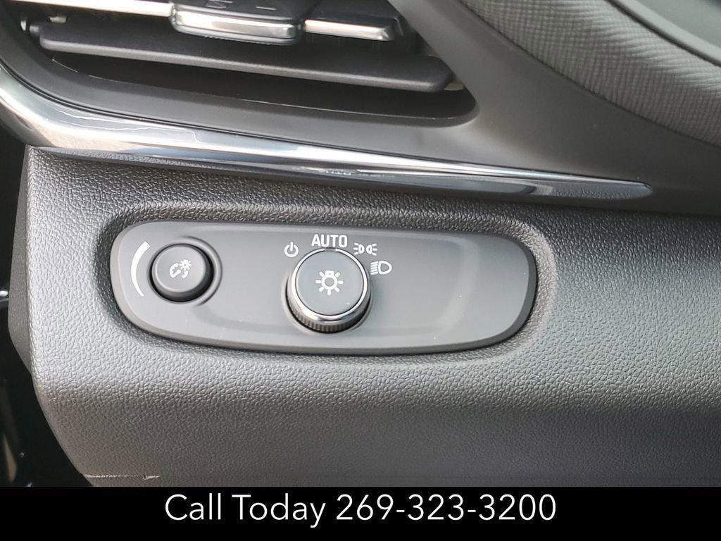 New 2025 Buick Envista Preferred w/ Advanced Safety Package image 17