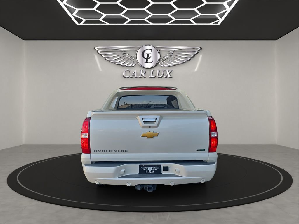 Used 2012 Chevrolet Avalanche LTZ image 5