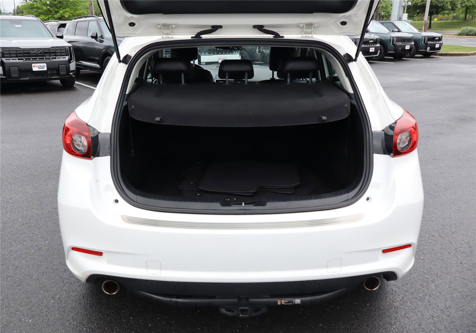 Used 2017 MAZDA MAZDA3 Touring FWD image 5