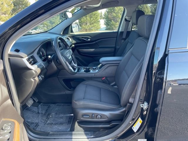 Used 2023 GMC Acadia SLE w/ Driver Convenience Package image 10