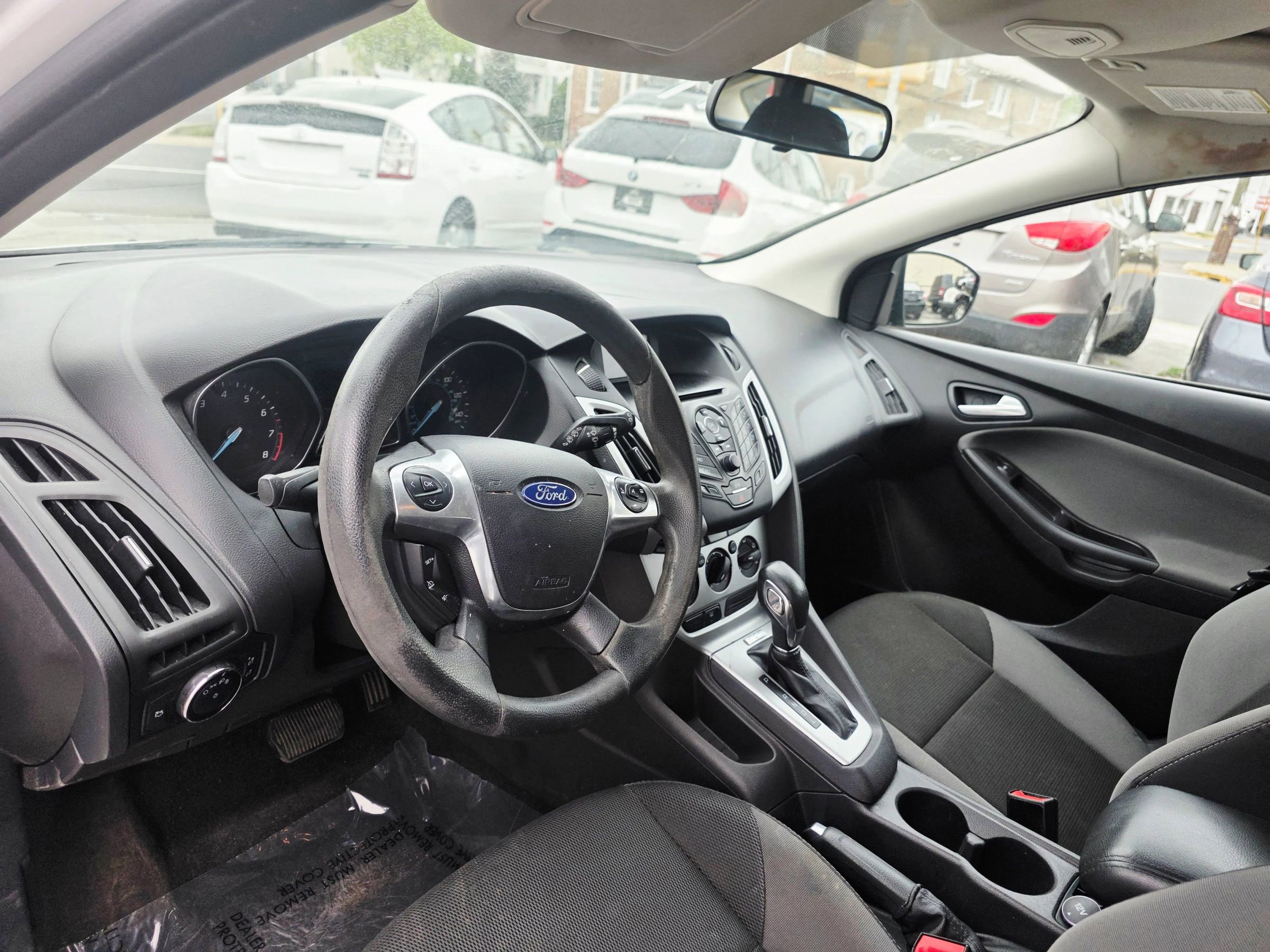 Used 2014 Ford Focus SE FWD image 11