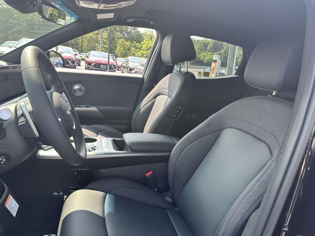 New 2025 Genesis GV60 Advanced AWD/4WD image 24