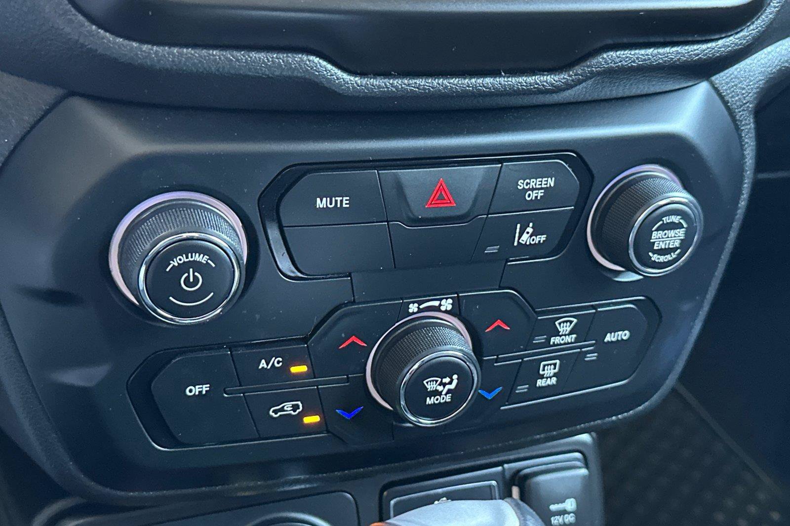 Certified 2023 Jeep Renegade Trailhawk AWD/4WD image 21