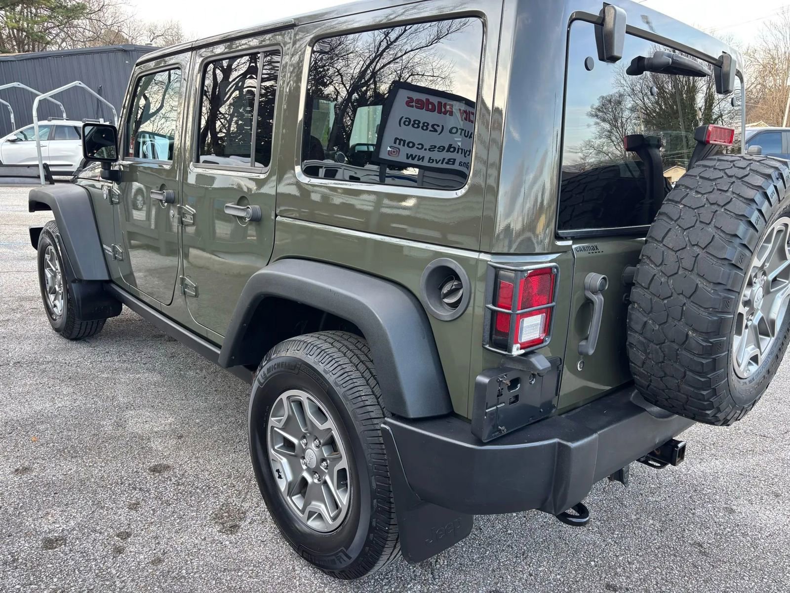 Used 2015 Jeep Wrangler Unlimited Rubicon w/ Connectivity Group image 5