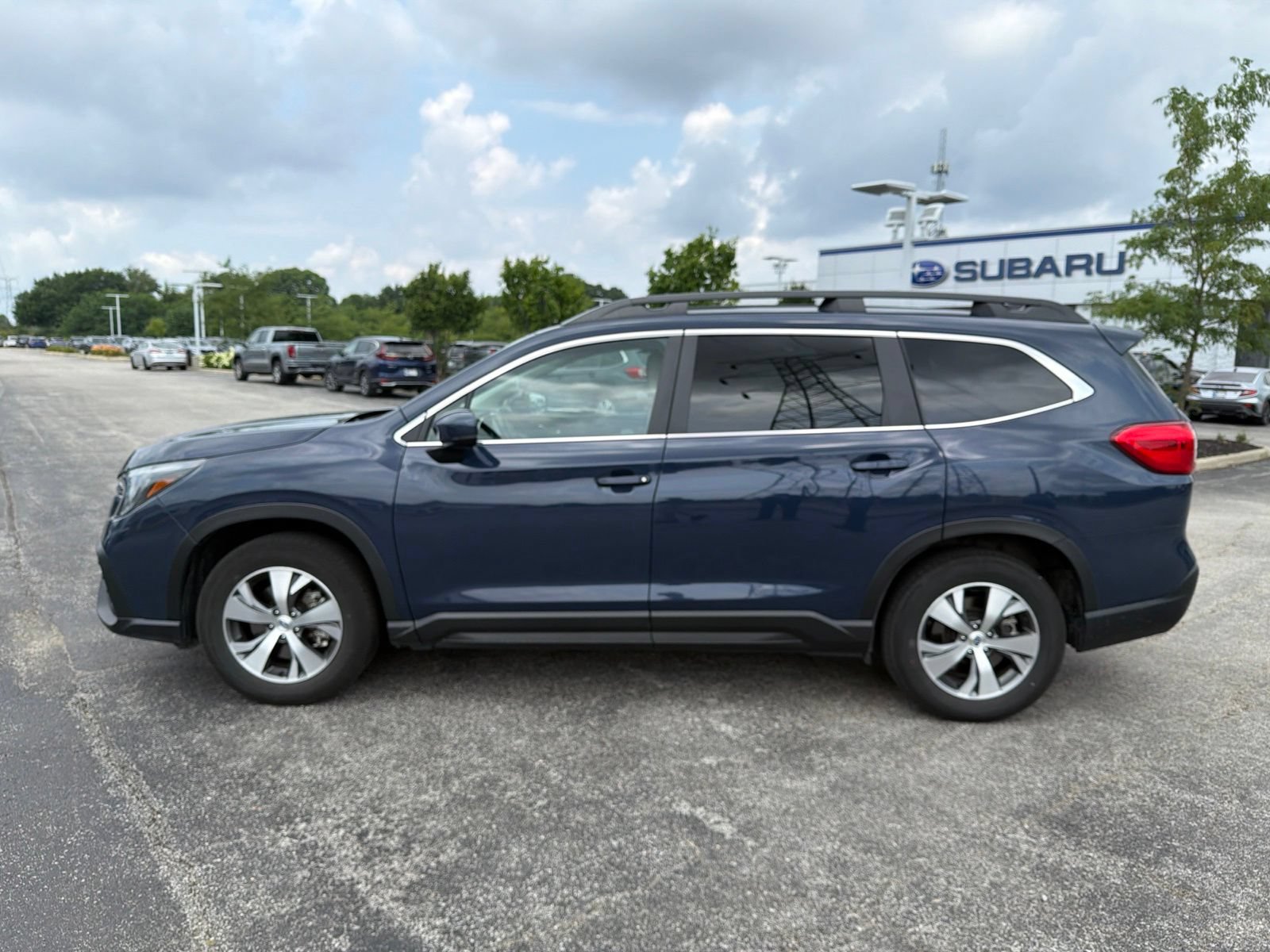 Certified 2025 Subaru Ascent Premium w/ Premium Package AWD/4WD image 23