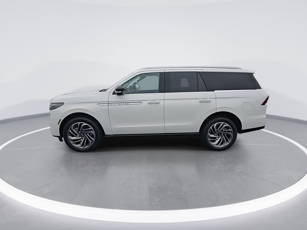 New 2025 Lincoln Navigator Reserve AWD/4WD image 5