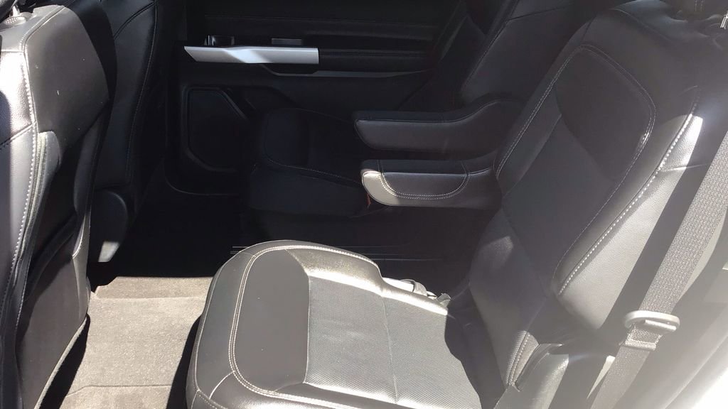 Certified 2022 Ford Explorer Limited w/ Equipment Group 301A image 17