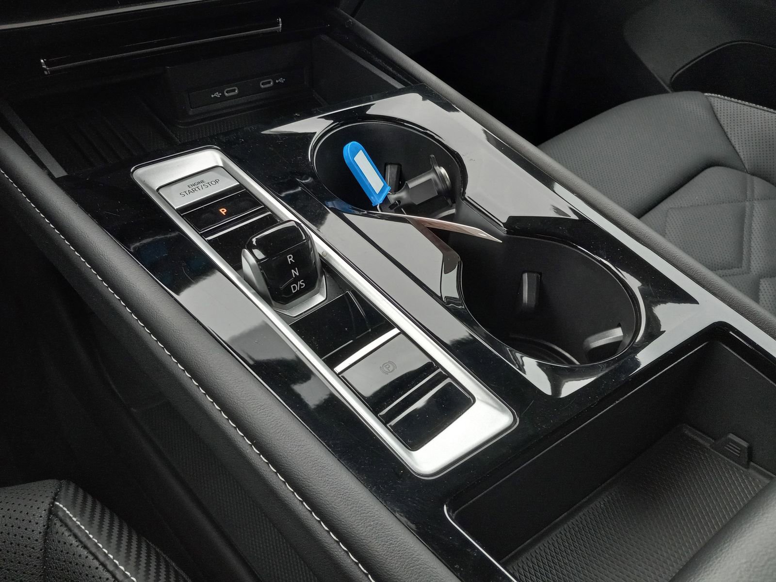 Used 2025 Volkswagen Atlas Cross Sport SE image 23