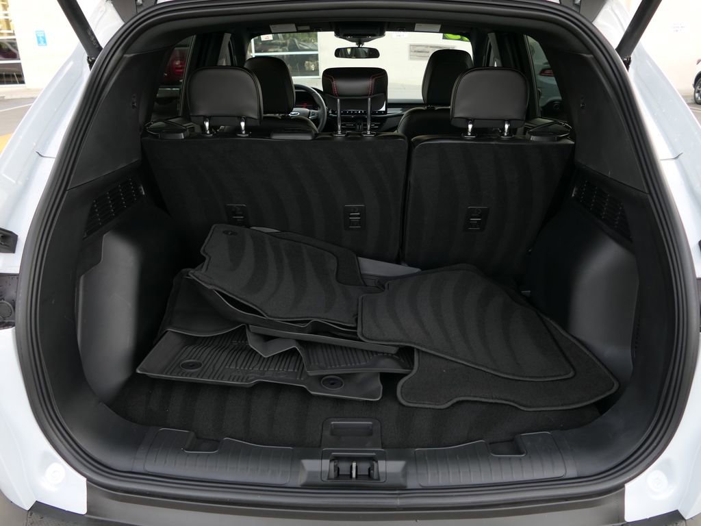 Used 2025 Ford Escape ST-Line w/ Equipment Group 301A image 24