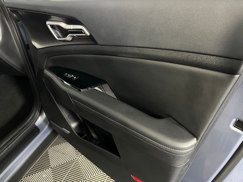 Used 2025 Kia Sportage EX w/ Premium Package image 35