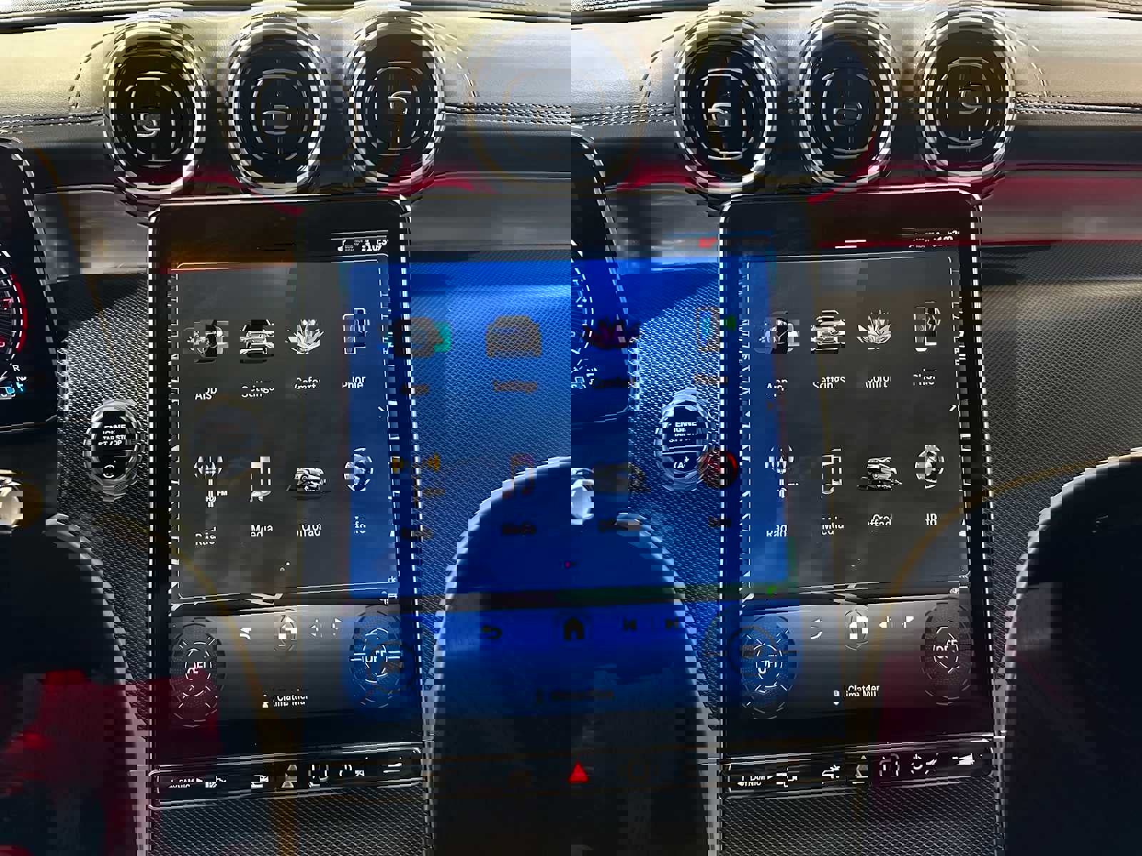 Used 2024 Mercedes-Benz GLC 300 4MATIC image 24