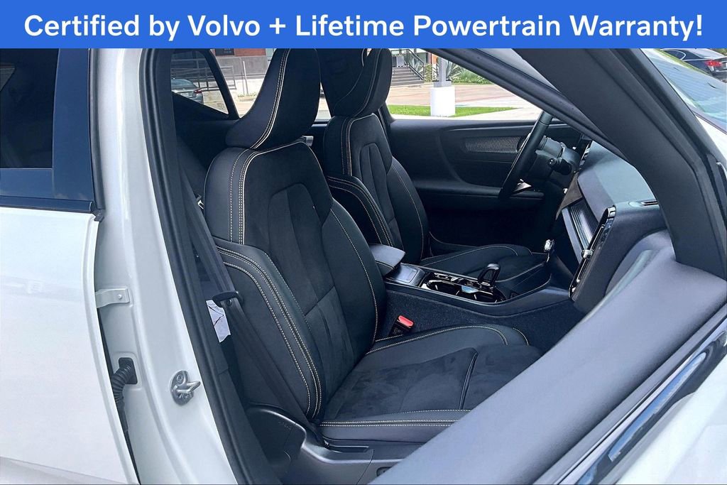 Used 2025 Volvo XC40 B5 Plus AWD/4WD image 10