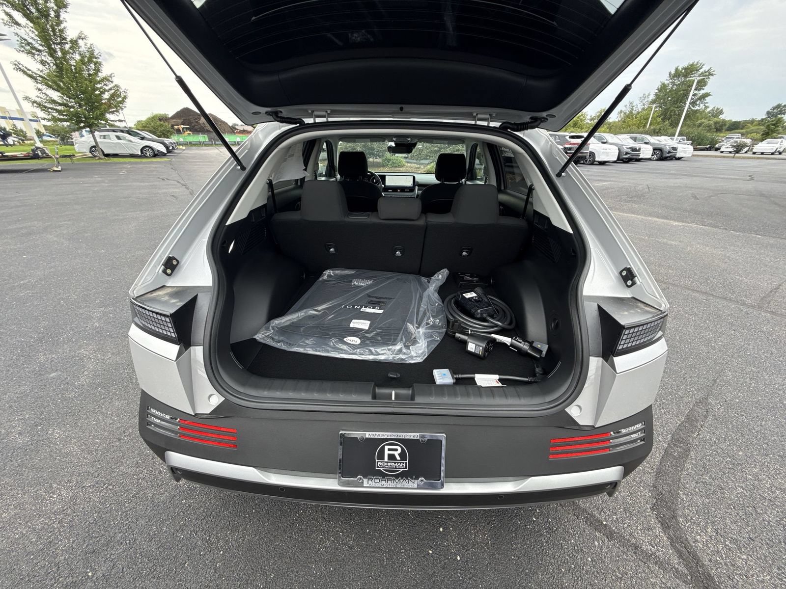 New 2026 Hyundai Ioniq 5 SE AWD/4WD image 24