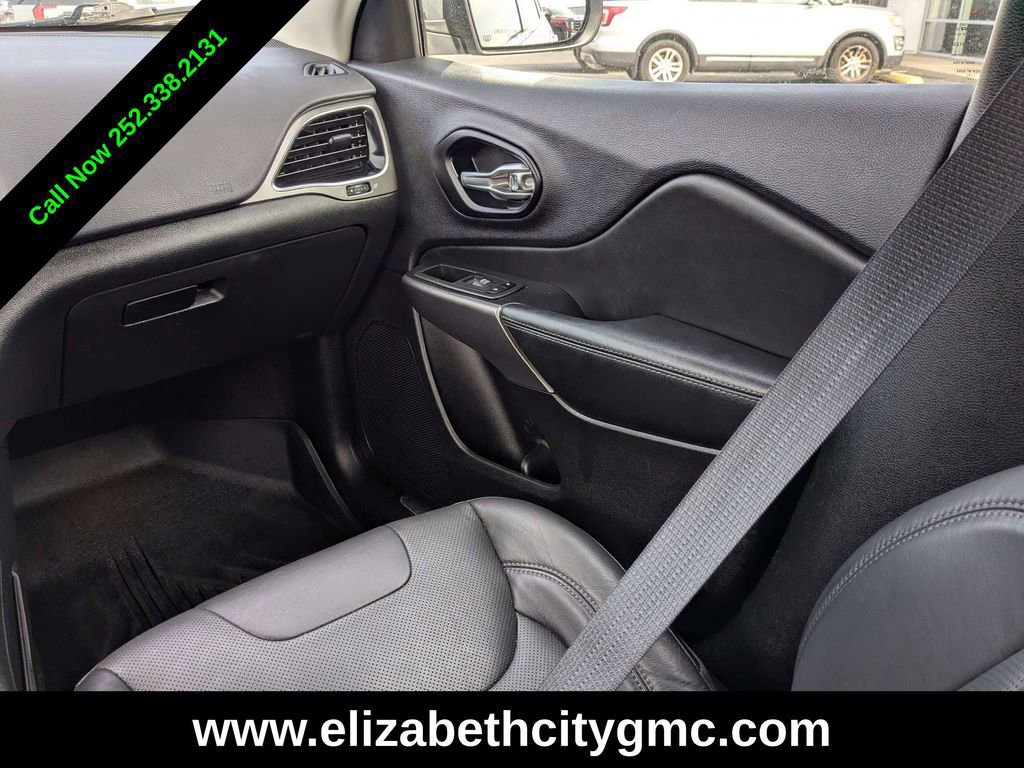 Used 2021 Jeep Cherokee Limited w/ Mopar Interior Package image 19