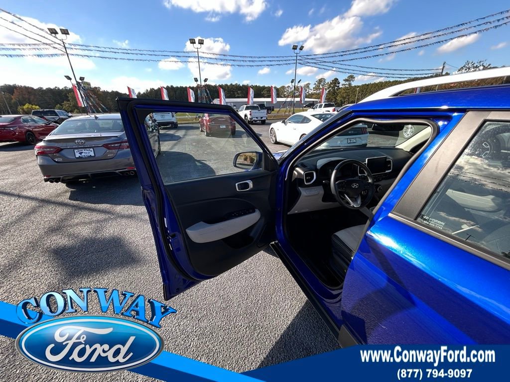 Used 2024 Hyundai Venue SEL image 26