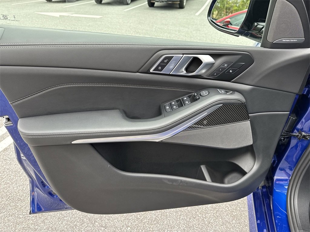 Used 2026 BMW X5 M60i image 40