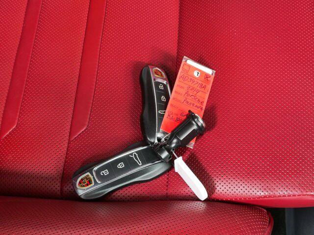 Used 2019 Porsche Panamera 4 AWD/4WD image 43