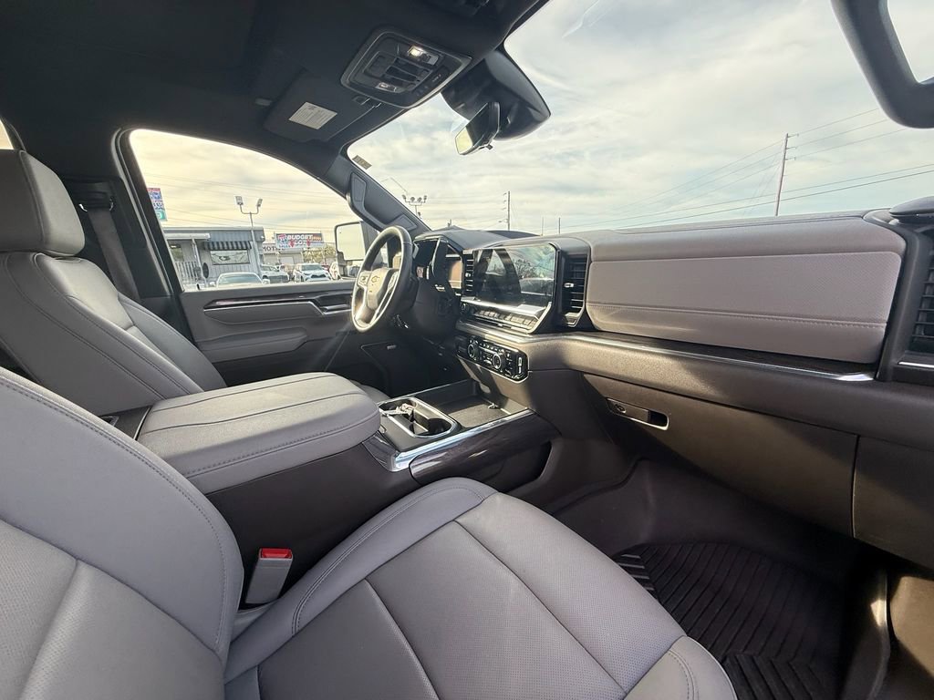 Used 2024 Chevrolet Silverado 2500 LTZ w/ LTZ Premium Package image 25