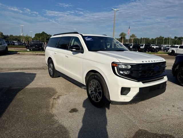 Used 2025 Ford Expedition Max Active RWD image 3