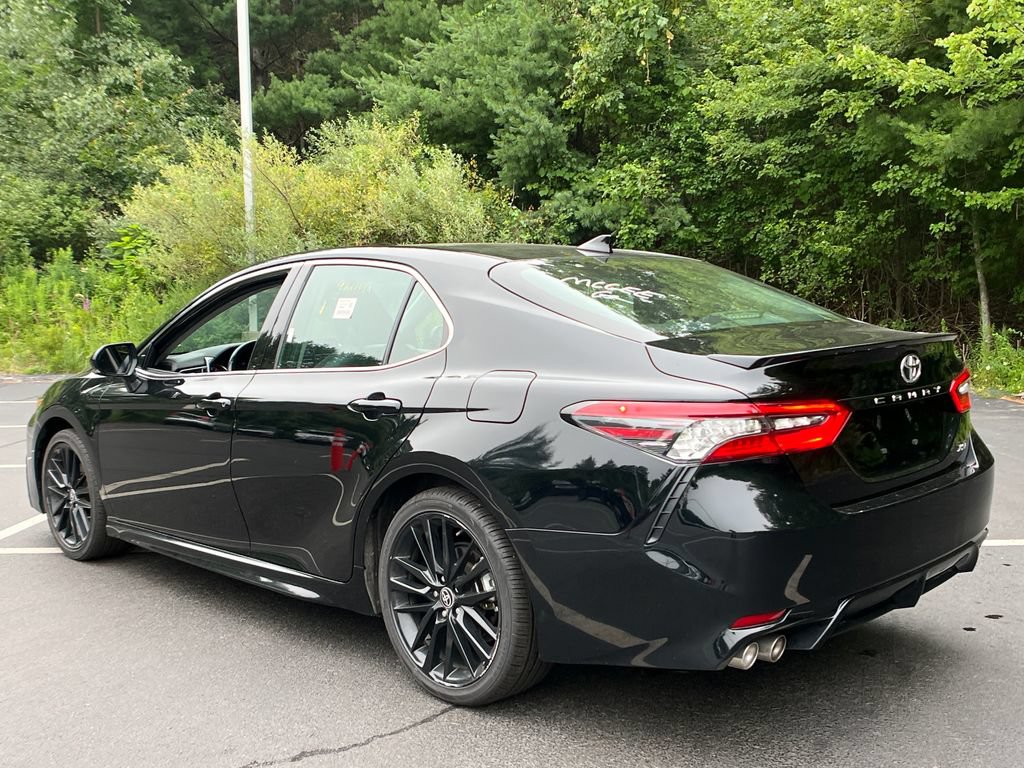 Used 2024 Toyota Camry XSE FWD image 3